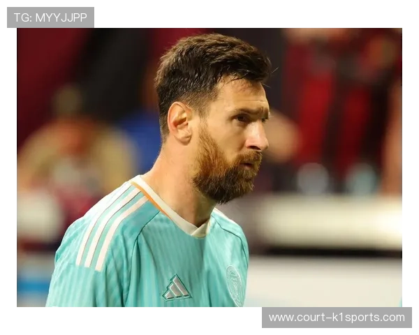 足球明星绰号大揭秘：从梅西的小跳蚤到C罗的超人传奇